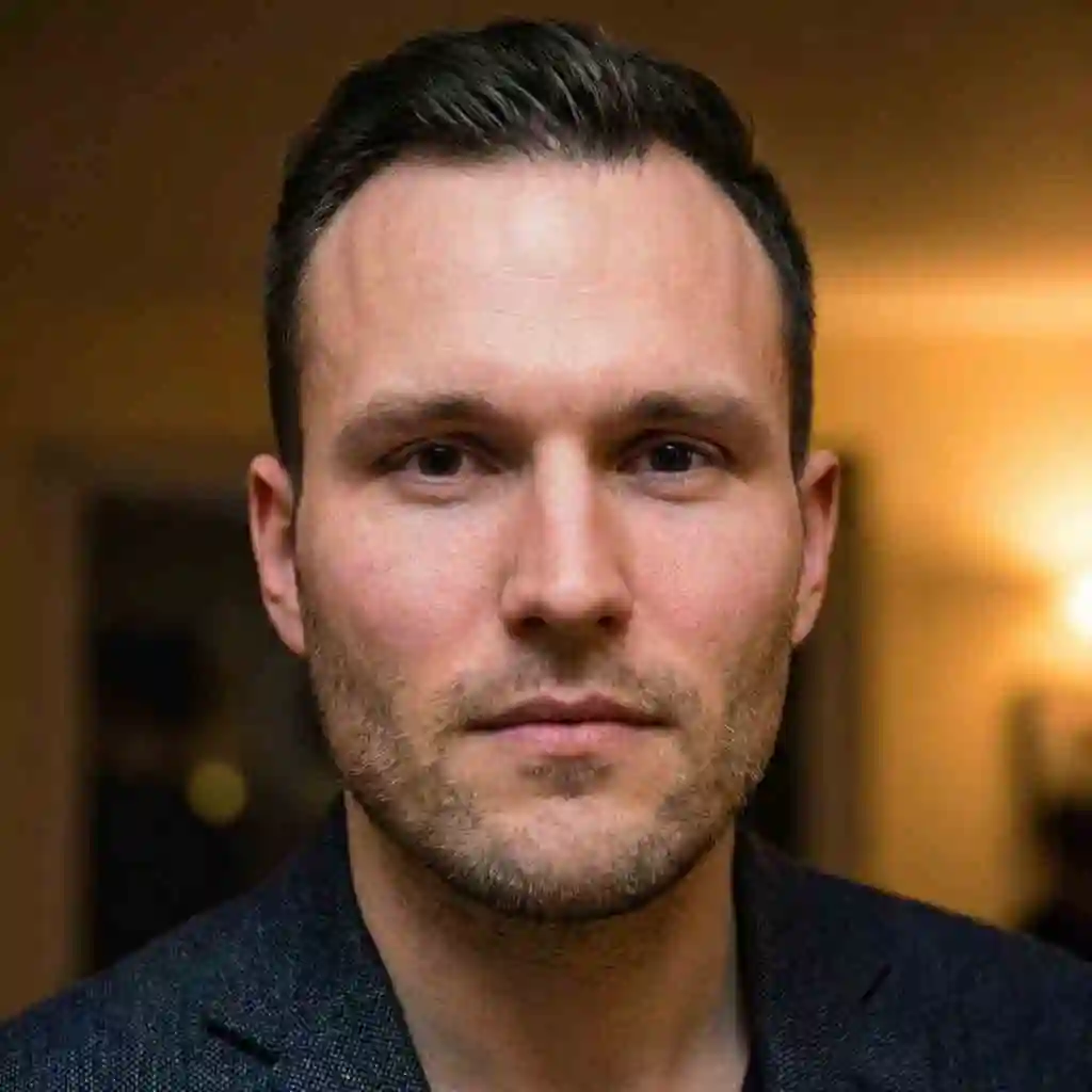 Example of Light Stubble on a heart face providing insufficient volume to counterbalance the forehead making it a poor beard for your face shape.