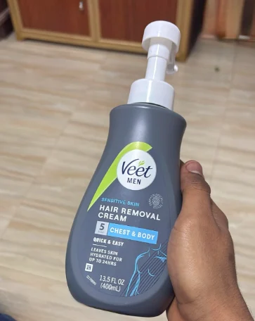 Veet Men Hair Removal Cream for Sensitive Skin is an excellent choice for a gentle bald head hair removal cream experience, enriched with skin-soothing vitamins to provide a painless head shaving alternative for everyone.